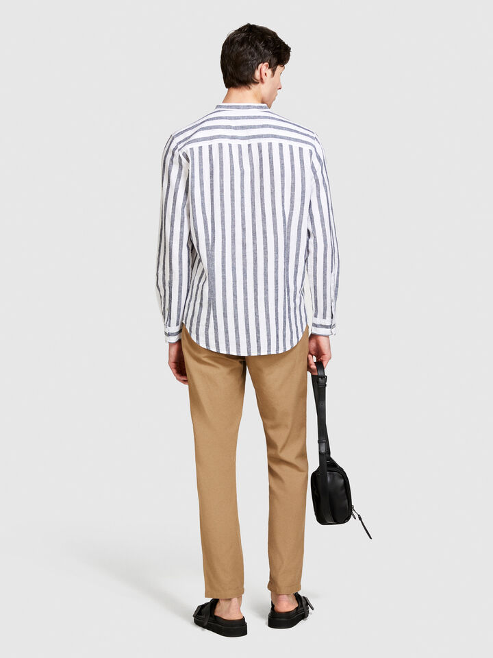 Mandarin collar shirt in linen blend - men's regular fit shirts - Dark Gray | Sisley image number 3